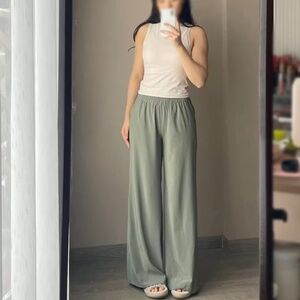 Vuori Villa Wide Leg Pants EUC